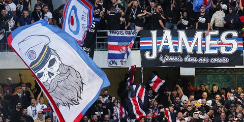 PSG : les Ultras encouragent leur équipe depuis le Parc des Princes - Le  Parisien