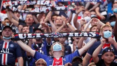 Fans Watch The Champions League Final Bayern Munich V Paris St Germain