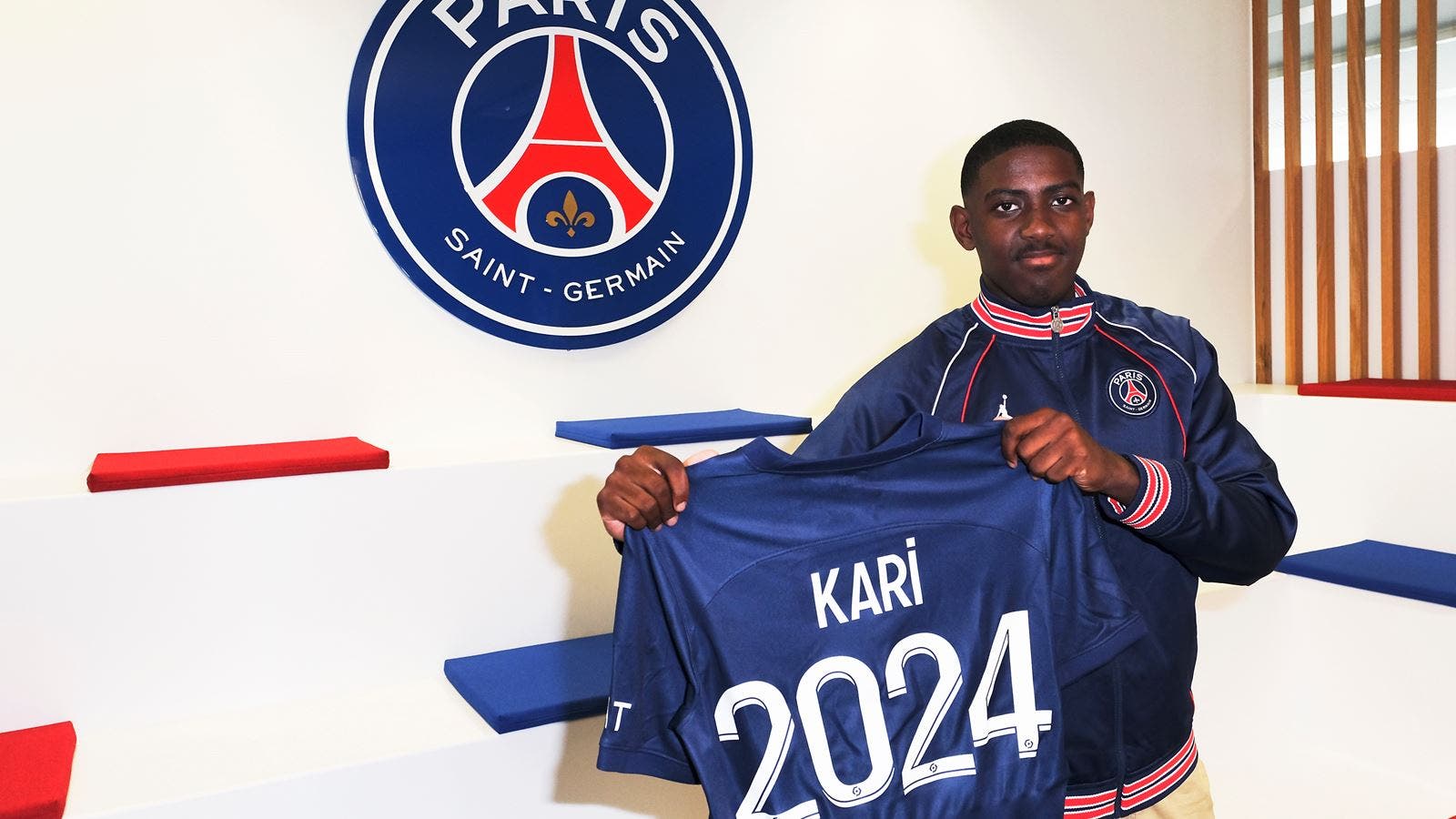 Ayman Kari de retour au PSG après un passage mouvementé à Lorient thumbnail