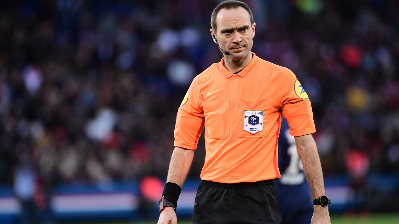 Arbitre psg 2