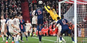 Safonov Bayern Psg