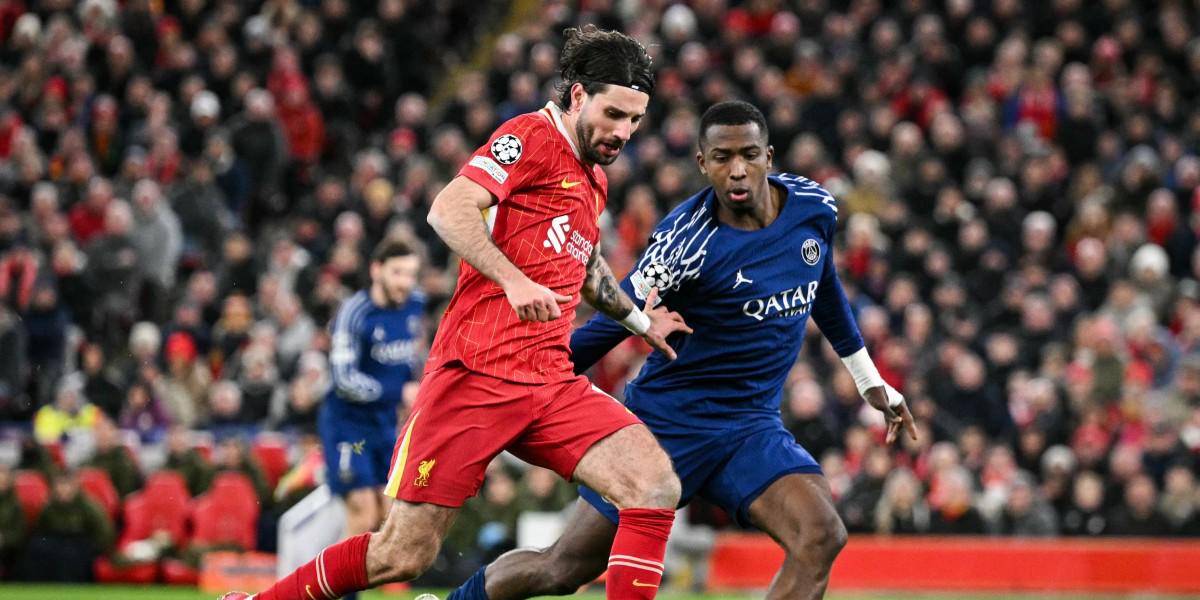 Willian Pacho vs Liverpool